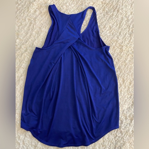Lululemon Essential Athletic Tank Top - US 6 - Picture 3 of 8